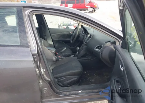 2016 Dodge Dart Sxt z USA, uszkodzony, nr VIN 1C3CDFBBXGD531300